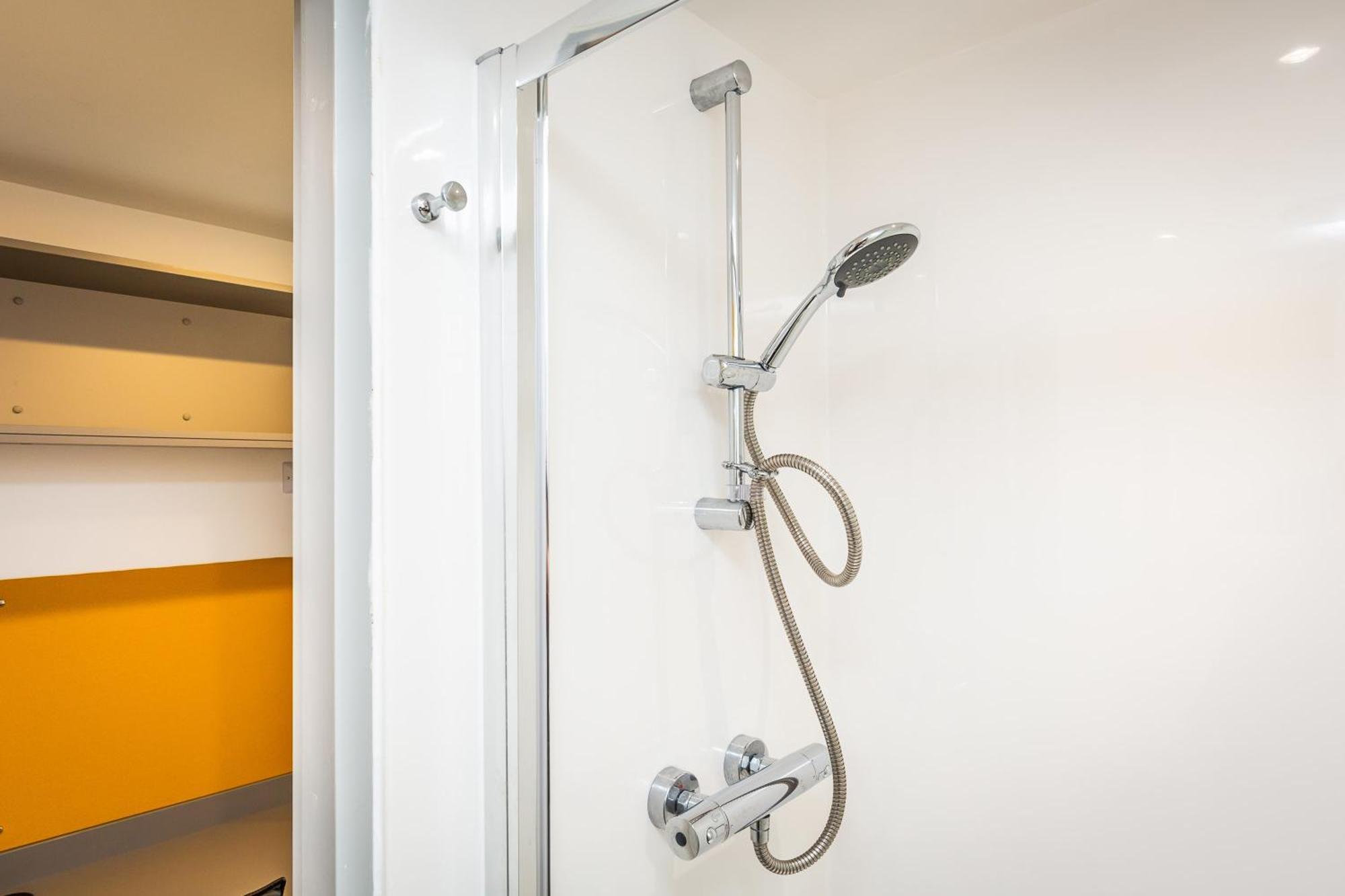 Ensuite Room With Shared Kitchen, Close To Centre- 18 Above Lincoln Extérieur photo